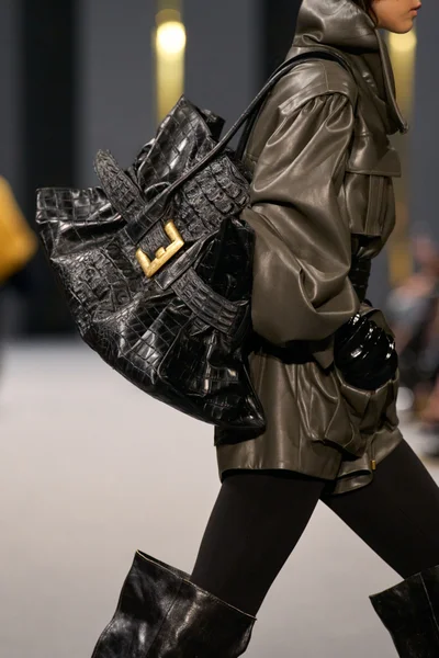 Look 75
